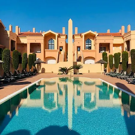 Luxury Apartment *